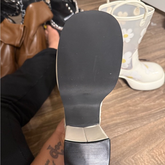 Dolls Kill White and Yellow Floral Winter Boots - Picture 4 of 4